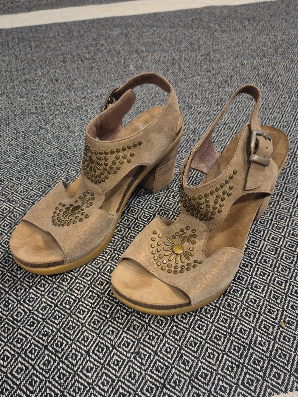 Dansko Deandra Heeled Sandals Size 8.5-9 (39)